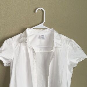 GAP Crisp White Button-Up Shirt
